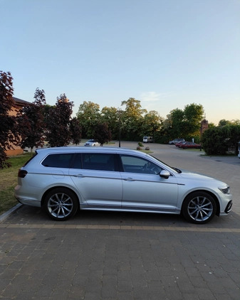 Volkswagen Passat cena 98000 przebieg: 163875, rok produkcji 2020 z Wyszków małe 106